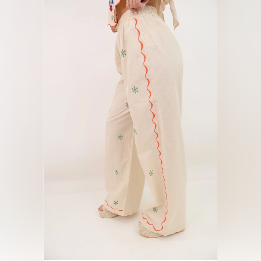 Boutique Embroidered Linen 2 Piece Set - Picture 3 of 9